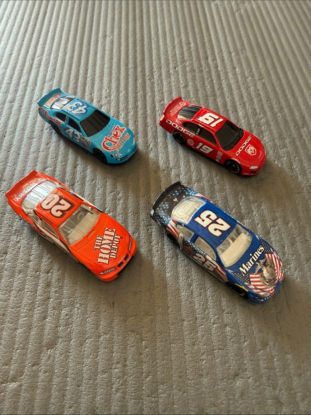 1/64 Nascar Die-Cast Models 19 20 25 and 43